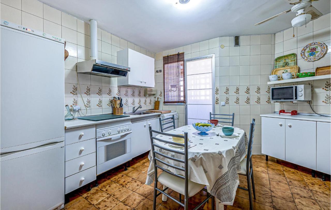4 Bedroom Nice Apartment In Torremolinos Exterior foto