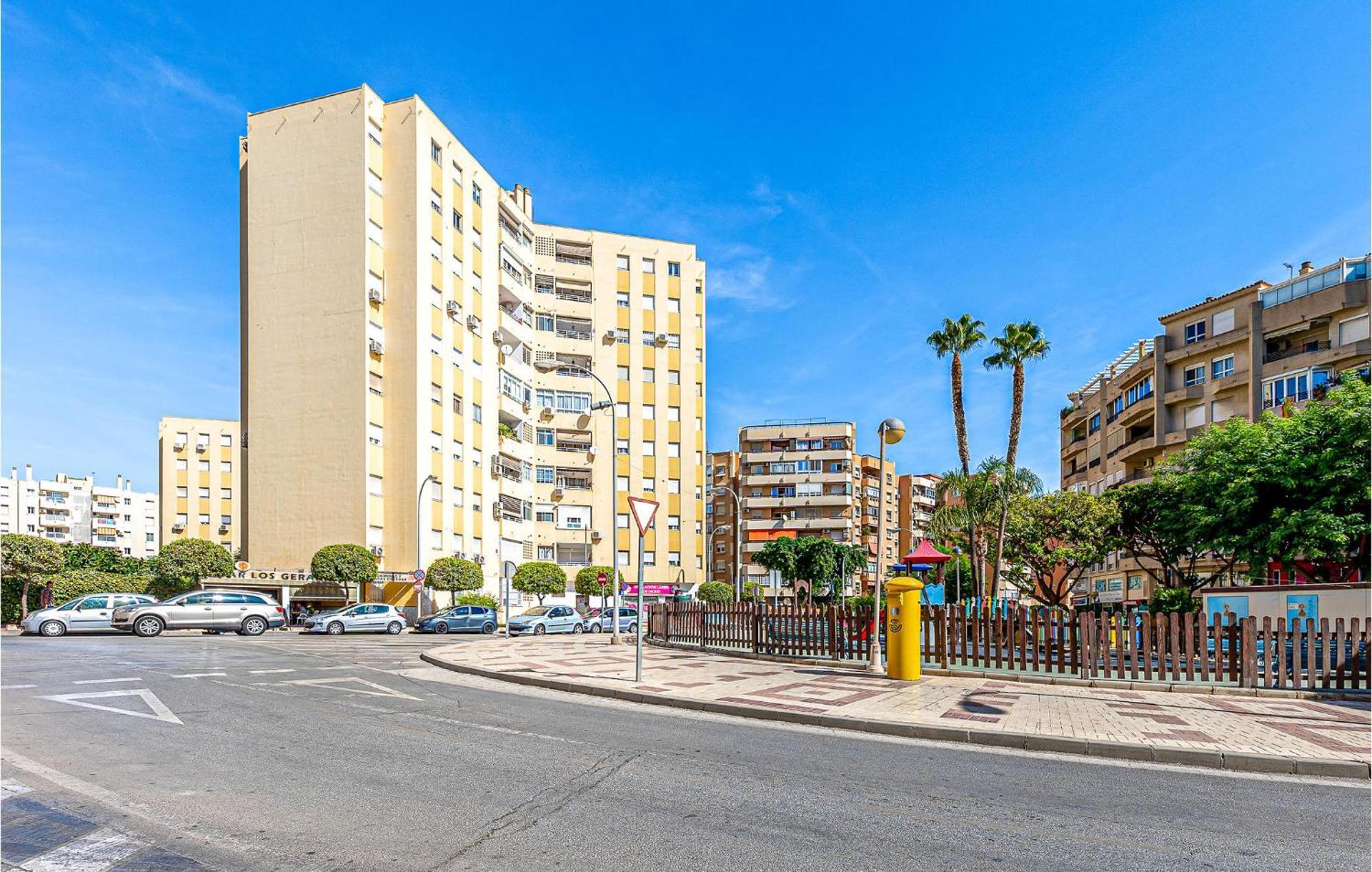 4 Bedroom Nice Apartment In Torremolinos Exterior foto